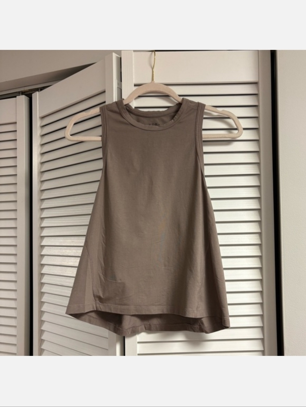 Women’s Abercrombie & Fitch YPB Sleeveless Taupe Tank Top Size Small